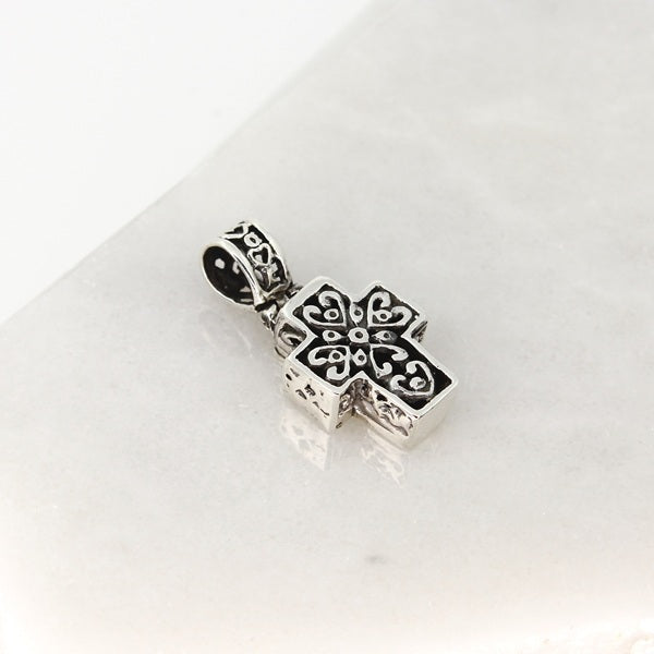 SMALL SILVER CROSS WITH FILIGREE