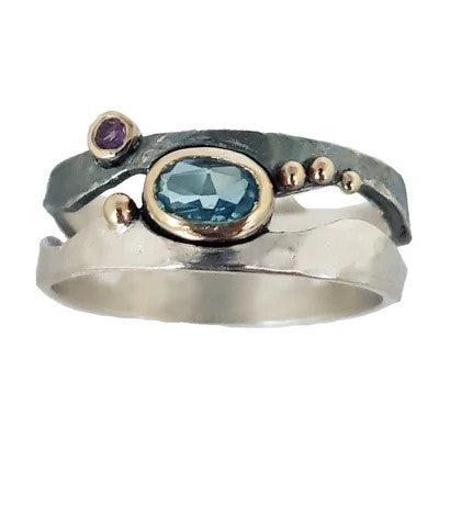 ISRAELI DESIGNED BLUE TOPAZ, AMETHYST STERLING SILVER & 9ct Y/G BEZEL RING