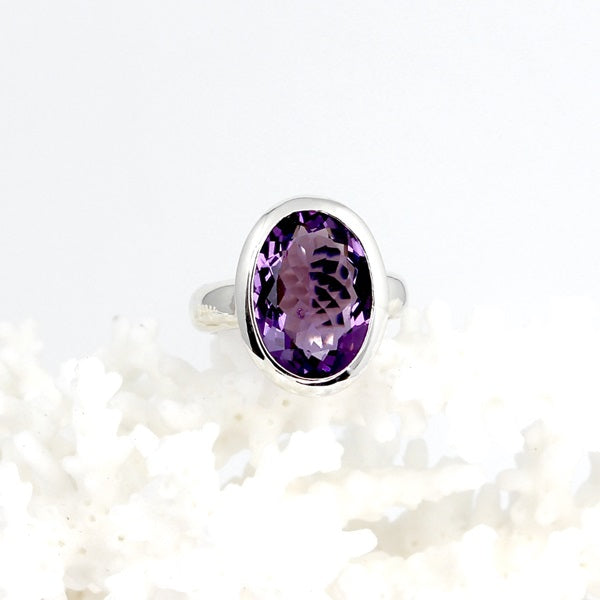 OVAL AMETHYST SILVER RING