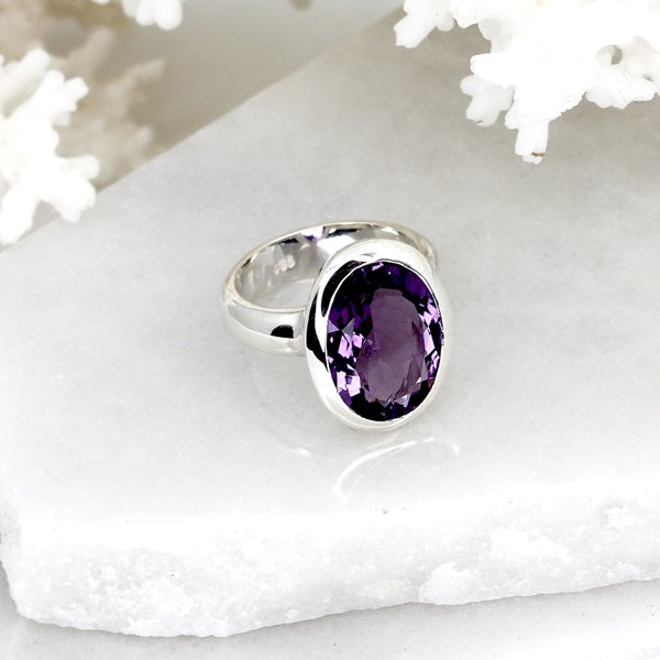 OVAL AMETHYST SILVER RING