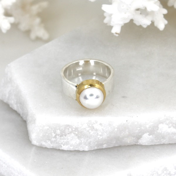 SILVER PEARL RING WITH Y/G PLATED BEZEL