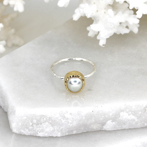 KESHI PEARL SILVER RING WITH Y/G PLATING