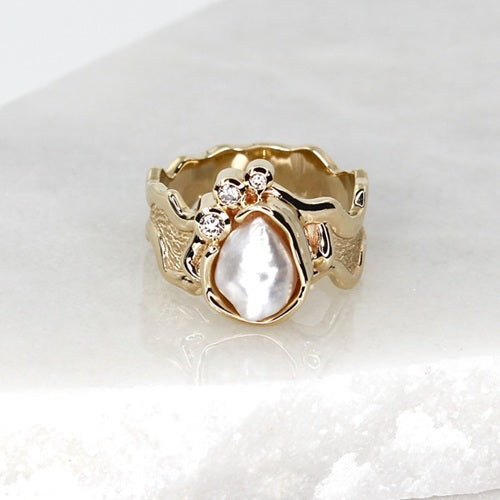 9ct SOLID YELLOW GOLD KESHI PEARL RING WITH DIAMONDS