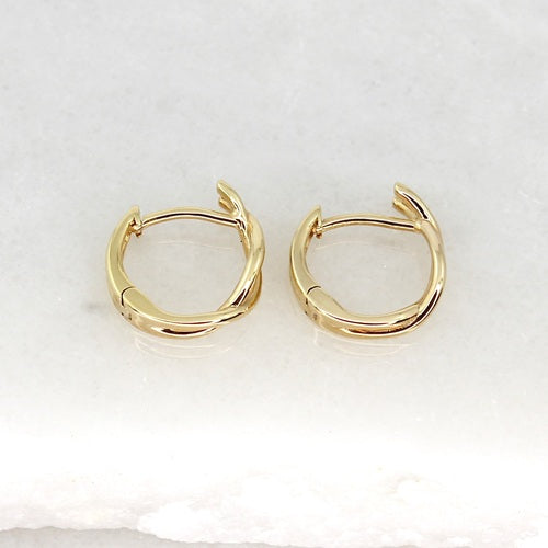 9CT YELLOW GOLD TWO BAND RIBBON TWIST HUGGIE EARRINGS 